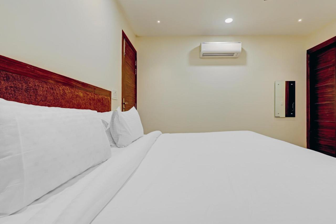 Collection O Hotel Aditya Palace Near Leisure Valley Park Gurgaon Extérieur photo