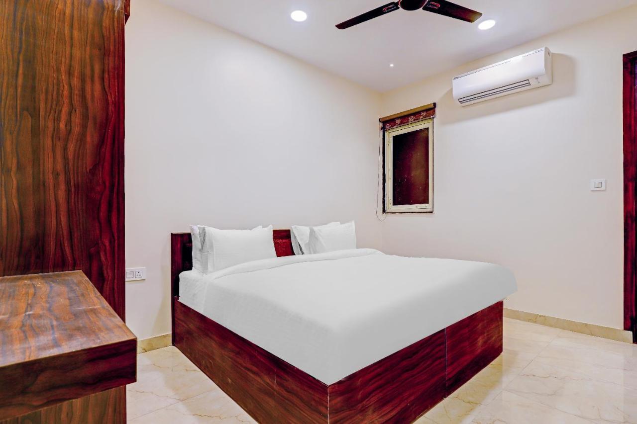 Collection O Hotel Aditya Palace Near Leisure Valley Park Gurgaon Extérieur photo