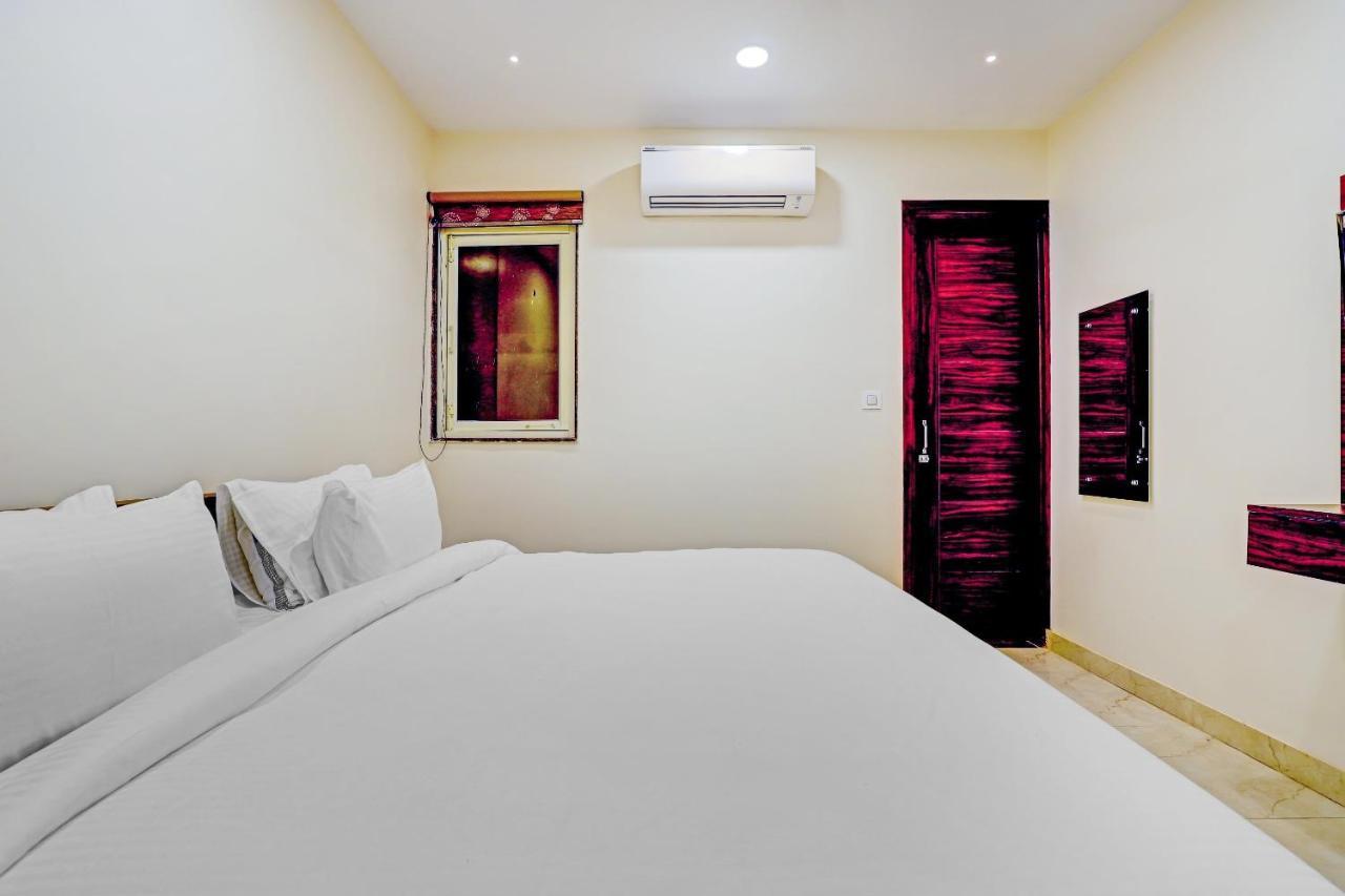 Collection O Hotel Aditya Palace Near Leisure Valley Park Gurgaon Extérieur photo